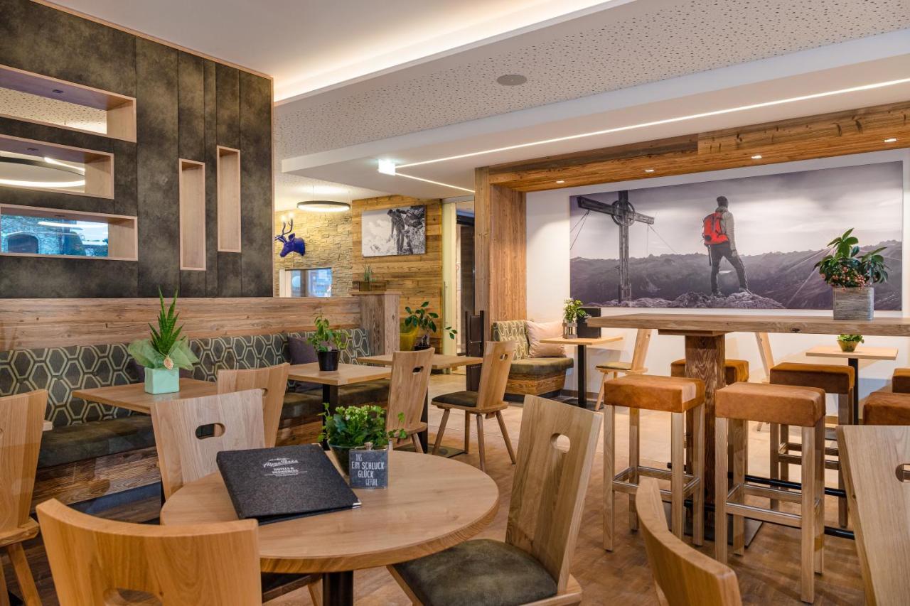 Alpenparks Hotel & Apartment Hochkoenig Muhlbach Am Hochkonig Exterior photo